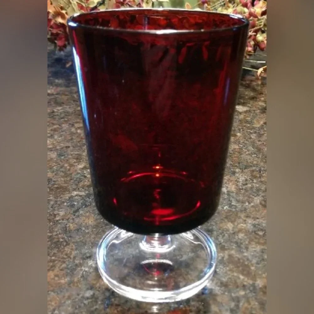 Vintage Luminarc Set Of Four Arcoroc Cavalier Ruby Wine/Water Glasses. - Picture 2 of 4